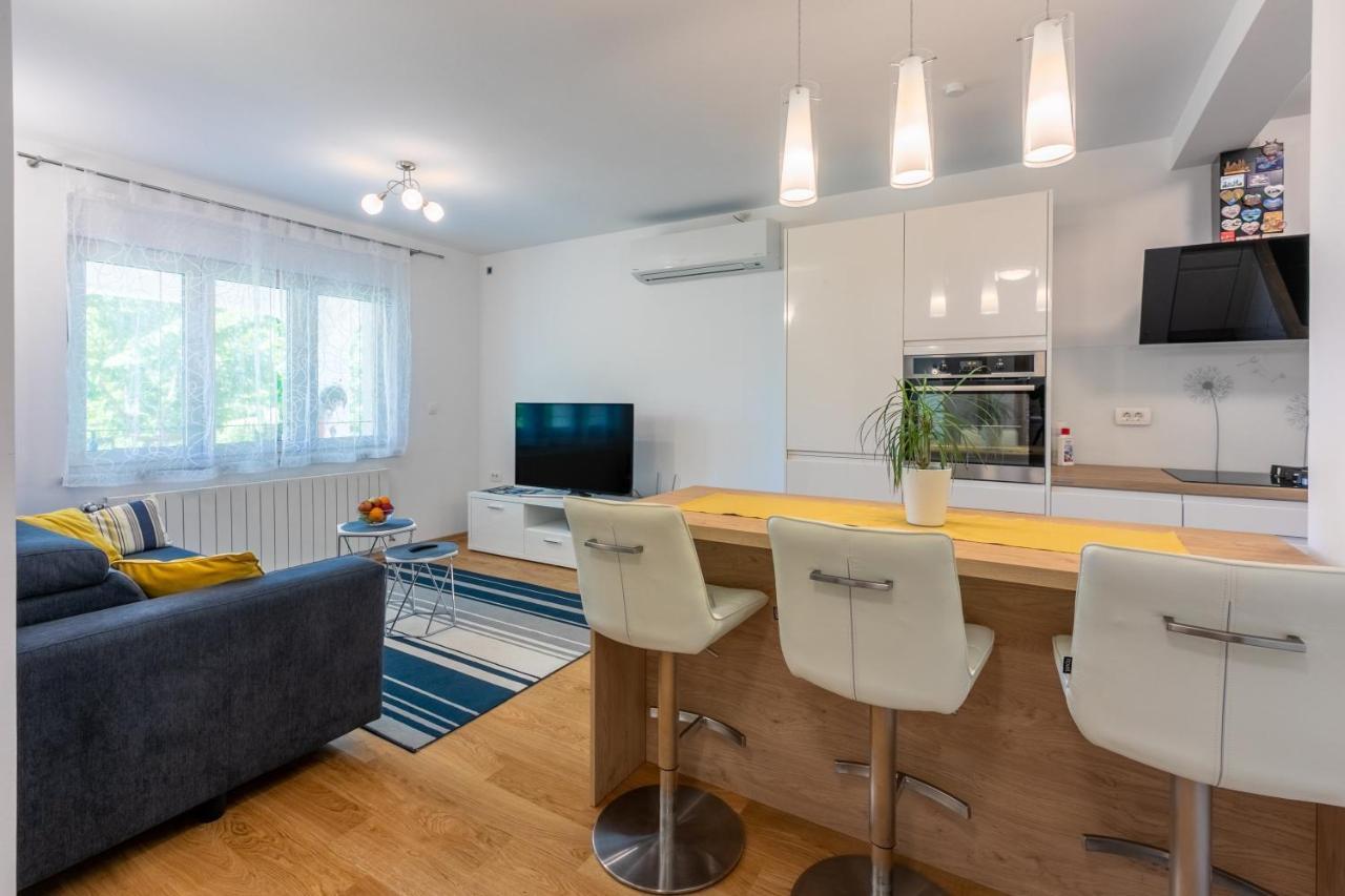 Apartment Olive Selce Exteriör bild
